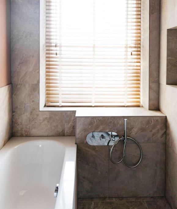 Luxury, Central, Sun-Filled 3 Bed Haven In Bath Extérieur photo
